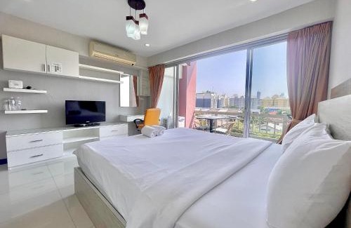 Thung Maha Mek Apartment | Cozy Baan Sabai Rama IV Apartment with Breakfast Included