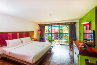 Chaweng City Center Resort | Baan Samui Resort - Oceanfront Retreat with Pool Access