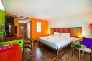 Chaweng City Center Resort | Baan Samui Resort - Oceanfront Retreat with Pool Access