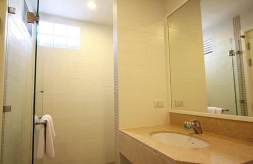 Cha-am Hotel | Baan Sea Talay: Family-Friendly Retreat with Great Amenities