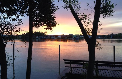 Samut Songkhram Resort | Explore Baan Siriporn Resort: Family-Friendly Getaway