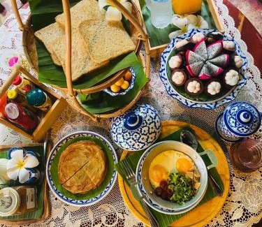 Phitsanulok House | Highly Rated Baan Sithepaban Guesthouse with Breakfast