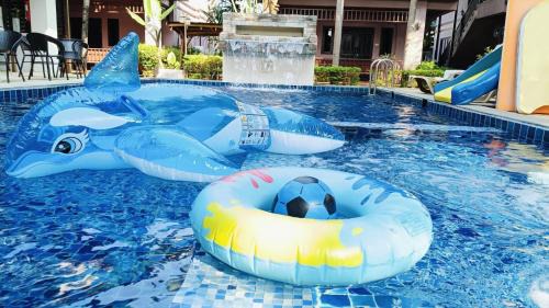 Wieng Resort | Discover Baan Soontree Resort: Poolside Bliss Awaits