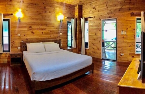Wieng Hotel | Relax at Baan Soontree Resort with Pool and Family Amenities