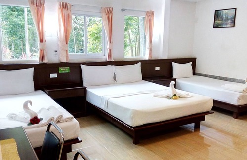 Ron Phibun Hotel | Budget-Friendly Baan Suan Chong Khao Resort with Kitchen