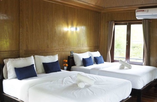Ban Ta Khun Hotel | Cozy Baan Suan Hill Resort: Family-Friendly with Kitchen