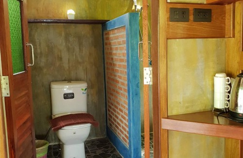 Ban Ta Khun Hotel | Cozy Baan Suan Hill Resort: Family-Friendly with Kitchen