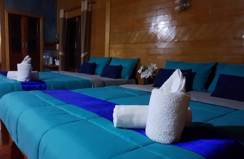 Ban Ta Khun Hotel | Cozy Baan Suan Hill Resort: Family-Friendly with Kitchen