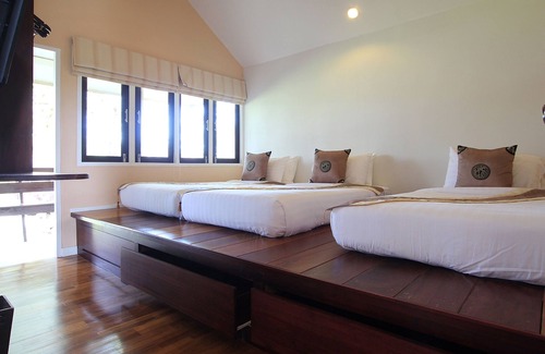Samut Songkhram Hotel | Top-Rated Baan Suan Nuanta: Pool, Restaurant & Breakfast