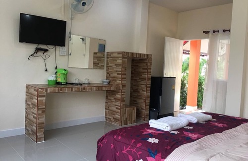 Uttaradit Hotel | Top-Rated Baan Suan Palm Resort with Family-Friendly Amenities
