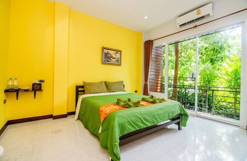 La-ngu Hotel | Inviting Baan Suan Punpaka Resort with Kitchen & Breakfast