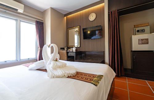 Bangkok Central Business District Hotel | Family-Friendly Retreat at Baan Sukhumvit Soi 20