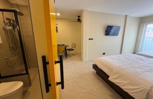 Haad Ta Waen House | Relaxing Oceanfront Retreat at Baan Ta Long Beach Koh Larn