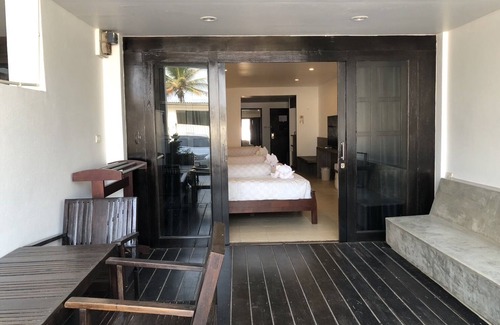 Saphli Hotel | Discover Baan Talay - Thungwualaen: Family-Friendly Retreat