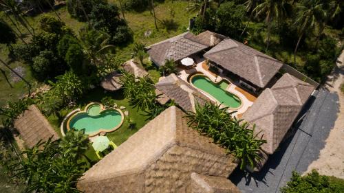 Hin Hong Villa | Discover Baan Tham: 10-Bedroom Oceanfront Villas