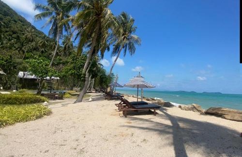Khanom Hotel | Oceanfront Bliss at Baan Thong Ching Resort - 4 Stars