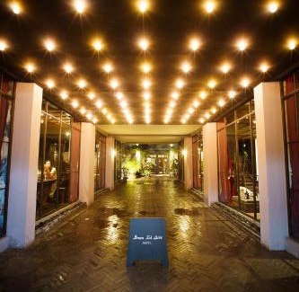 Wat Bowon Niwet Hotel | Discover Comfort at Baan Tuk Din Hotel - Rated 8.8/10