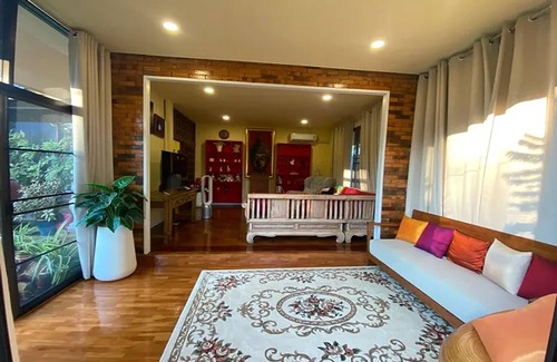 Hang Dong Villa | Discover Baan Wang Tarn: Family-Friendly with Breakfast Included