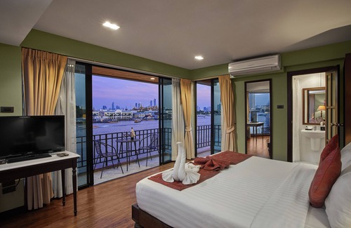 Siriraj Hotel | Experience Baan Wanglang Riverside with Top Amenities