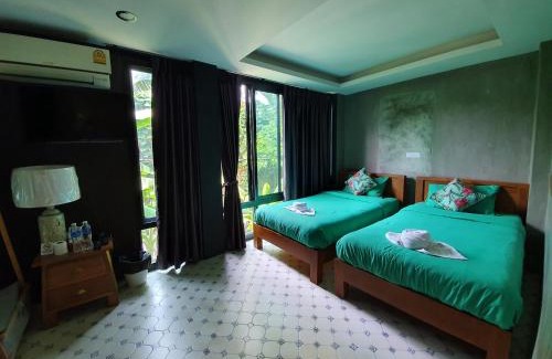 Bangkok City Centre Bed & Breakfast | Discover Baan Wualamphong: Pet-Friendly and Highly Rated