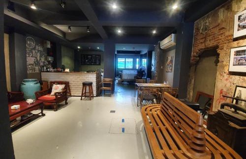 Bangkok City Centre Bed & Breakfast | Discover Baan Wualamphong: Pet-Friendly and Highly Rated