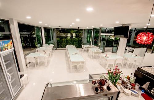 Ranong Hotel | Family-Friendly Baan Yamoo Ranong with Private Pool Access