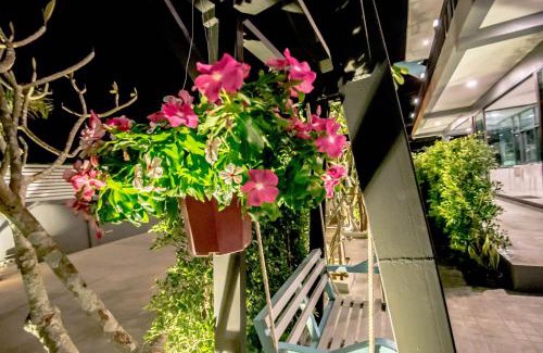 Ranong Hotel | Family-Friendly Baan Yamoo Ranong with Private Pool Access