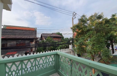Bangkok Yai House | Discover BaanArun 2: Family-Friendly Retreat in Bangkok