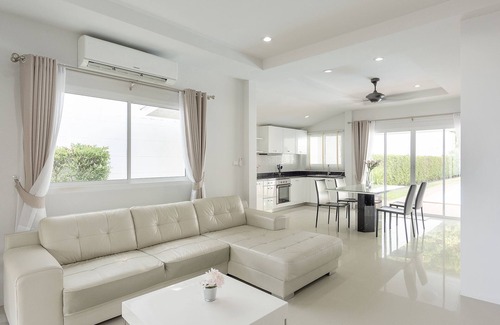 Pa Klok Villa | Relax at BaanPromphun Pool Villa with Private Pool & Breakfast