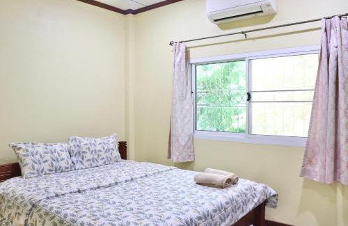 Ko Chang House | Pet-Friendly Baanrimklong Bungalow with Top Guest Rating