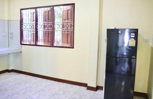 Ko Chang House | Pet-Friendly Baanrimklong Bungalow with Top Guest Rating