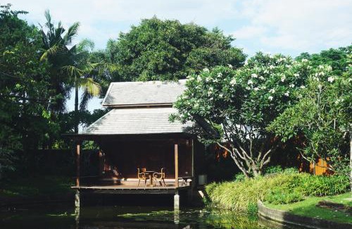 San Sai Resort | Experience Baansuwanburi with Oceanfront Views & Pool