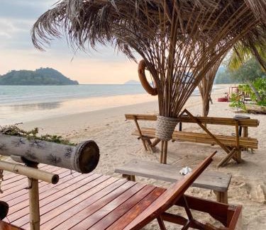 Ko Mak House | Beachfront BaanYai Guesthouse with Ocean Views & Family Fun