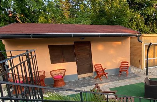 Balatonakarattya House | Top-Rated Babér Apartmanház for Family Getaways