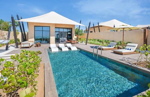 Abu Dhabi Resort | Elegant Bab Al Nojoum Hudayriyat Villas with Ocean Views