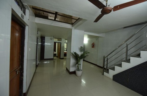 Ajmer House | Cozy Baba Guest House with Complimentary Breakfast Included