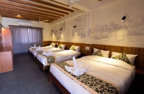 Bardia Hotel | Relax at Babai Resort: Family-Friendly with Pool & Spa
