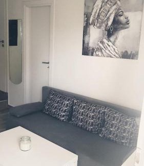Gornji Karin Apartment | Oceanfront Babaloo Beach Apartments: Guest Rated 9.2/10