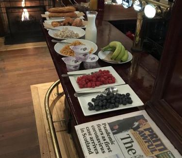 City Centre Glasgow Hotel | Experience Comfort at Babbity Bowsters - Family Friendly Stay