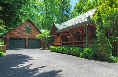 Foxfire Estates House | Relax at Babbling Brook - 10 Minutes to Downtown Blue Ridge