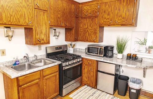 West Allis Apartment | Family-Friendly Coffee Haus Classic - 2 Bedroom Upper Apt