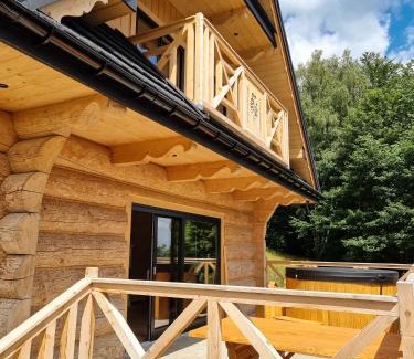 Zawoja Ski Chalet | Relaxing Babiogórska Chata with Hot Tub and Ocean View