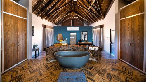 Bela-Bela Cabin | Experience Babohi at Qwabi Private Game Reserve: 5-Star Escape