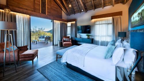 Bela-Bela Cabin | Experience Babohi at Qwabi Private Game Reserve: 5-Star Escape