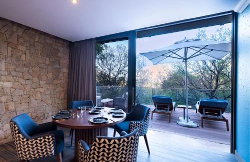 Bela-Bela Cabin | Experience Babohi at Qwabi Private Game Reserve: 5-Star Escape