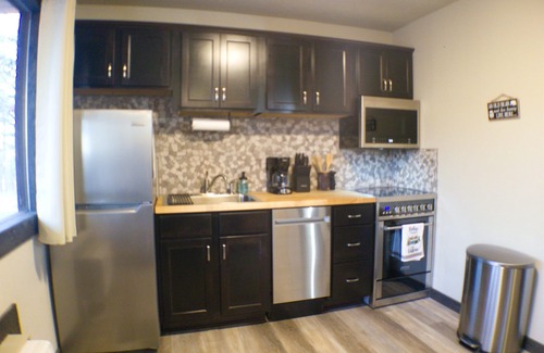 Branson Cabin | Cozy Baby Bear Cabin 3 with Pool, Hot Tub & Pet Friendly
