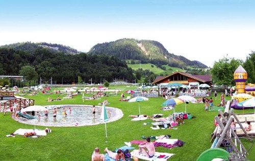 Forstau Apartment | Family-Friendly Retreat at Baby- und Kinderbauernhof Montaning