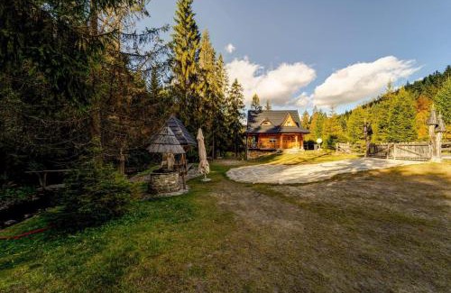 Nowy Targ House | Bacówka Polanki: Oceanfront Escape with 9.9/10 Rating
