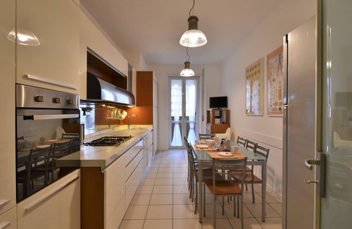 Ripamonti Corvetto Apartment | Relax at Bacchiglione Garden View with Spa & Kitchen Access