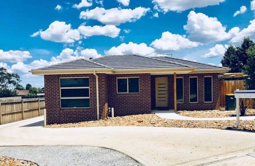 Darley Villa | Experience Bacchus Marsh Villa: Family-Friendly Getaway